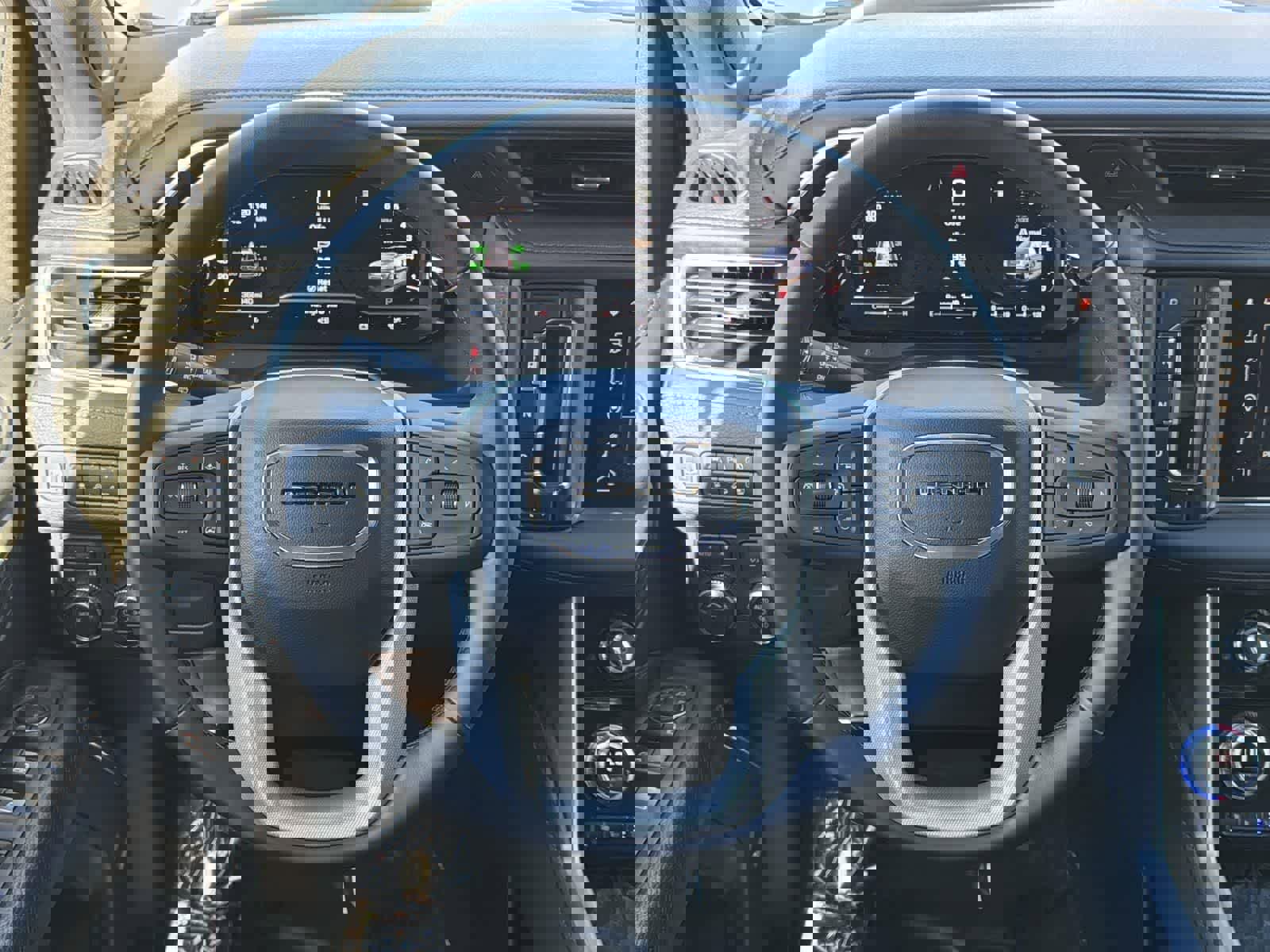 Used 2023 GMC Yukon XL Denali image 12