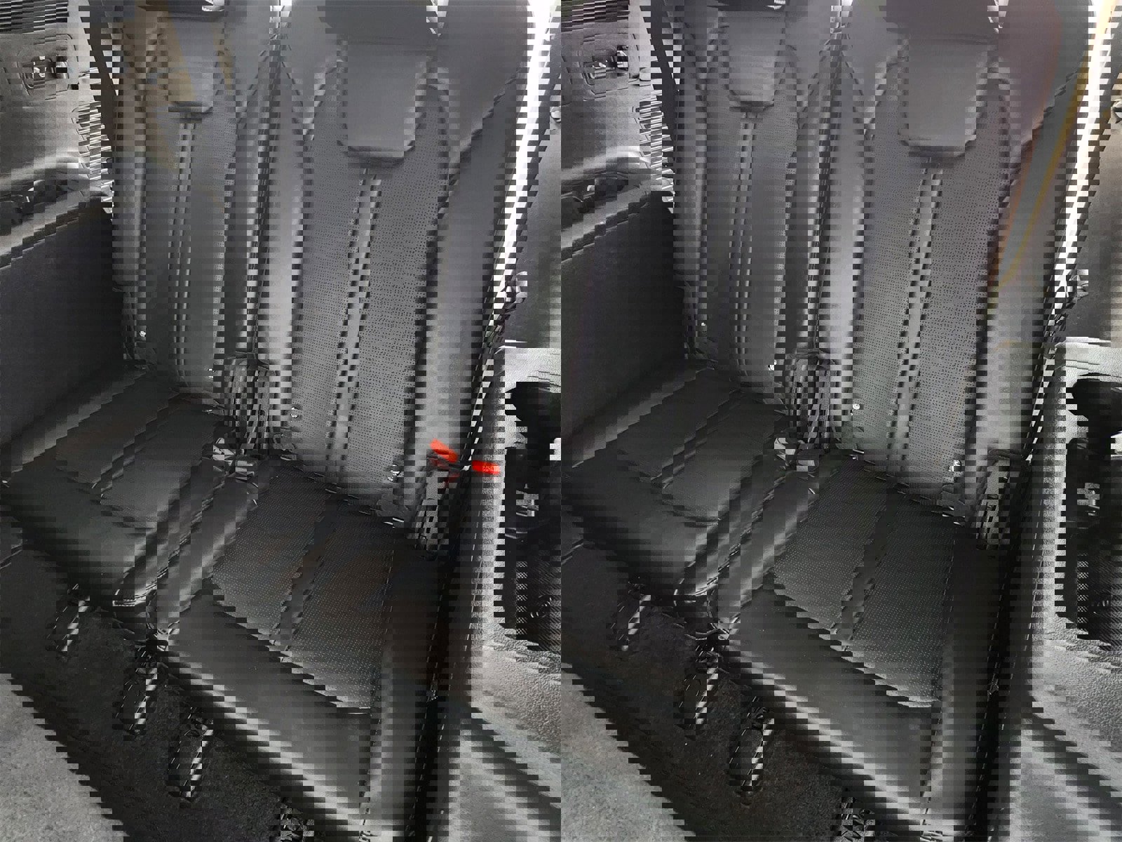 Used 2025 Kia Sorento S w/ Panoramic Sunroof Package image 41