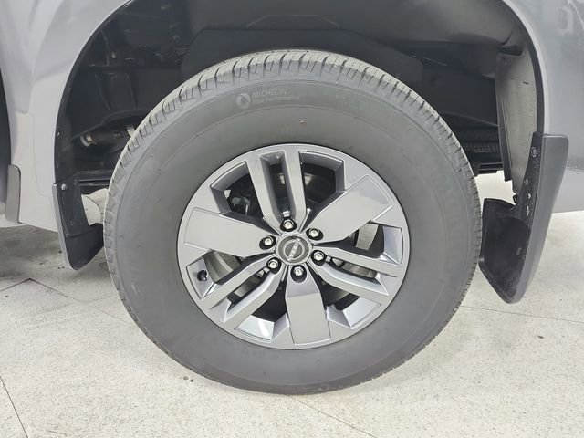 Used 2025 Nissan Frontier SV w/ SV Convenience Package RWD image 43