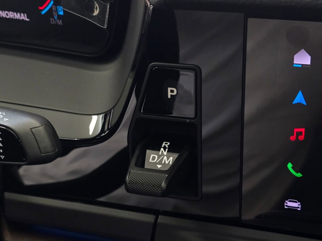 New 2025 Porsche Panamera 4 image 17