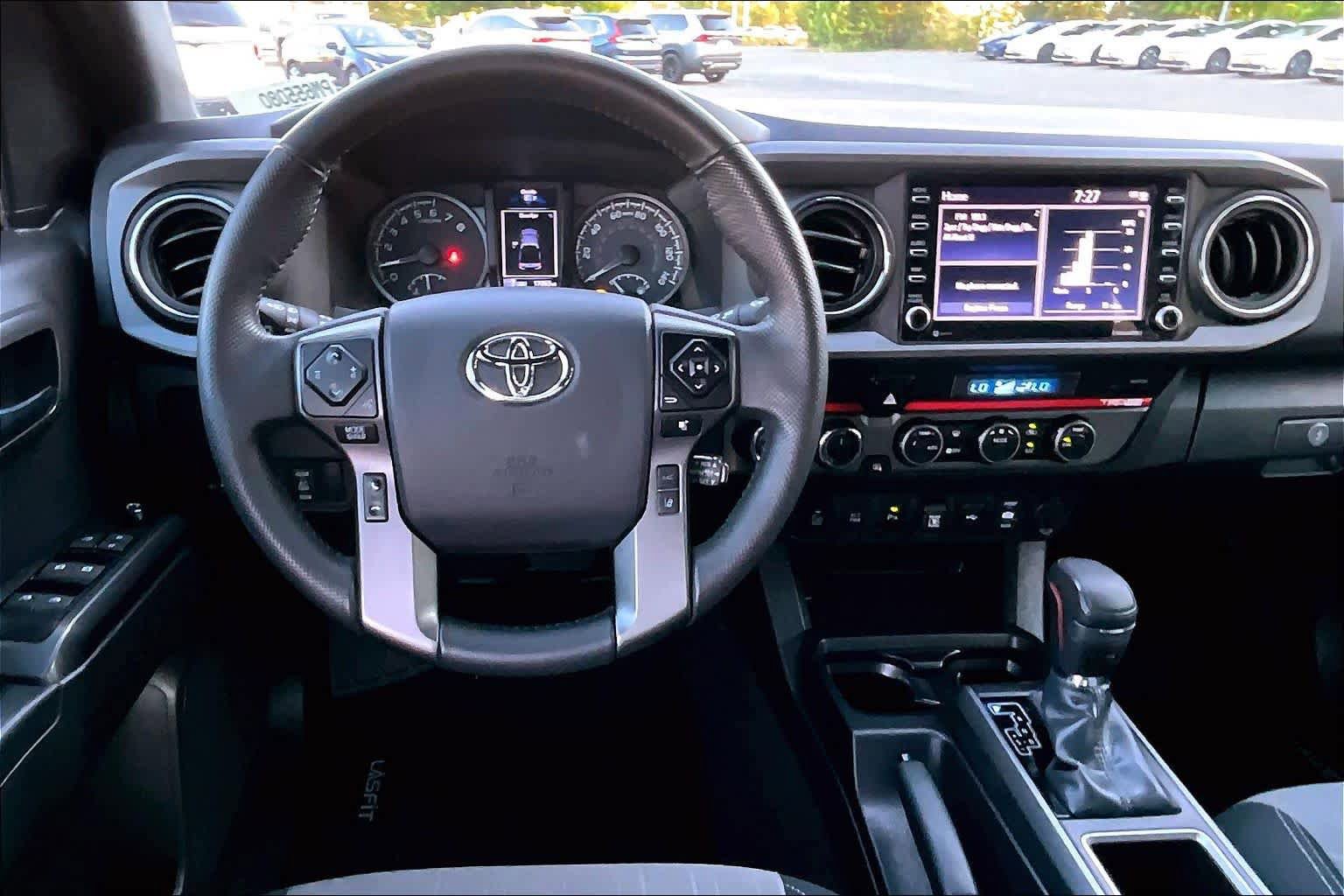 Certified 2023 Toyota Tacoma TRD Off-Road w/ Technology Package AWD/4WD image 5
