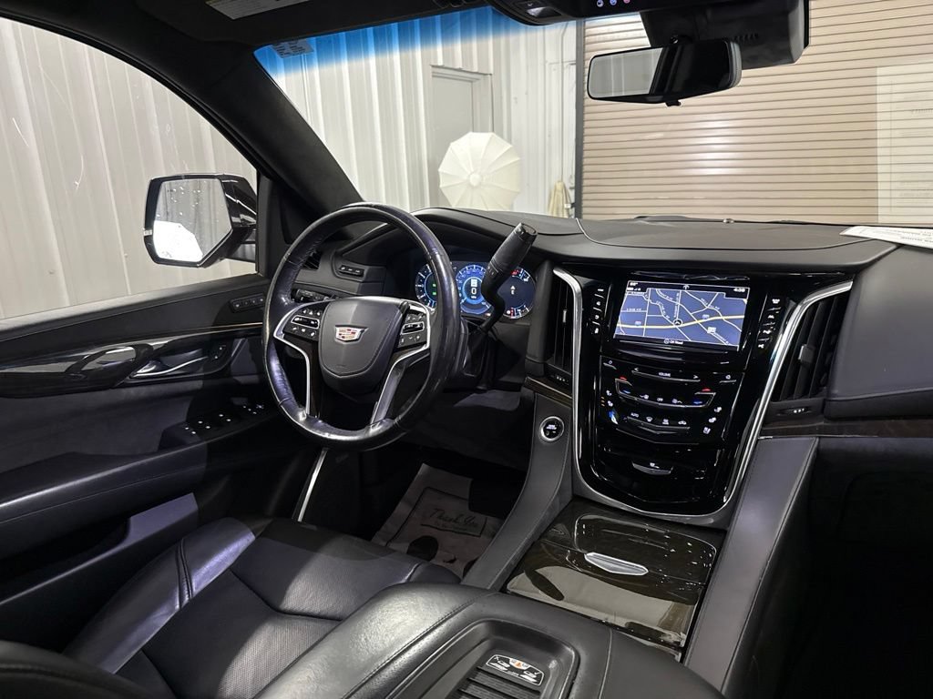 Used 2019 Cadillac Escalade ESV Platinum RWD image 20