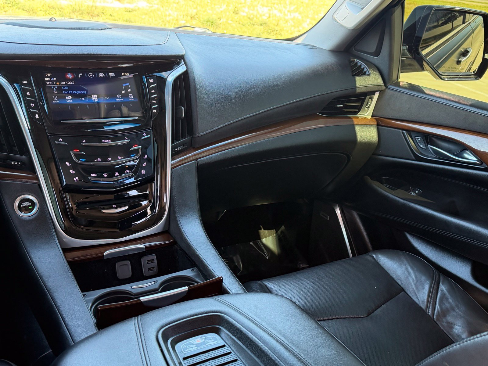 Used 2020 Cadillac Escalade Luxury AWD/4WD image 19