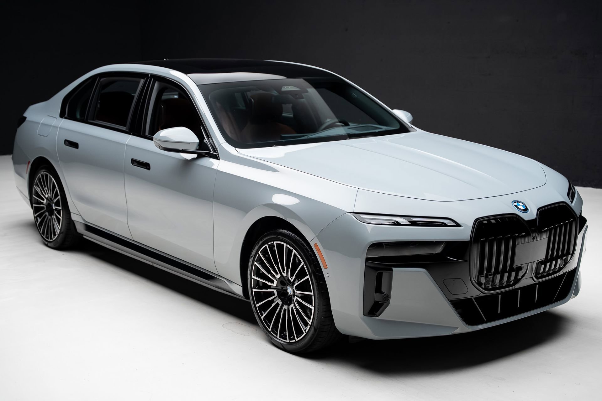 Used 2024 BMW i7 eDrive50 w/ M Sport Package image 39