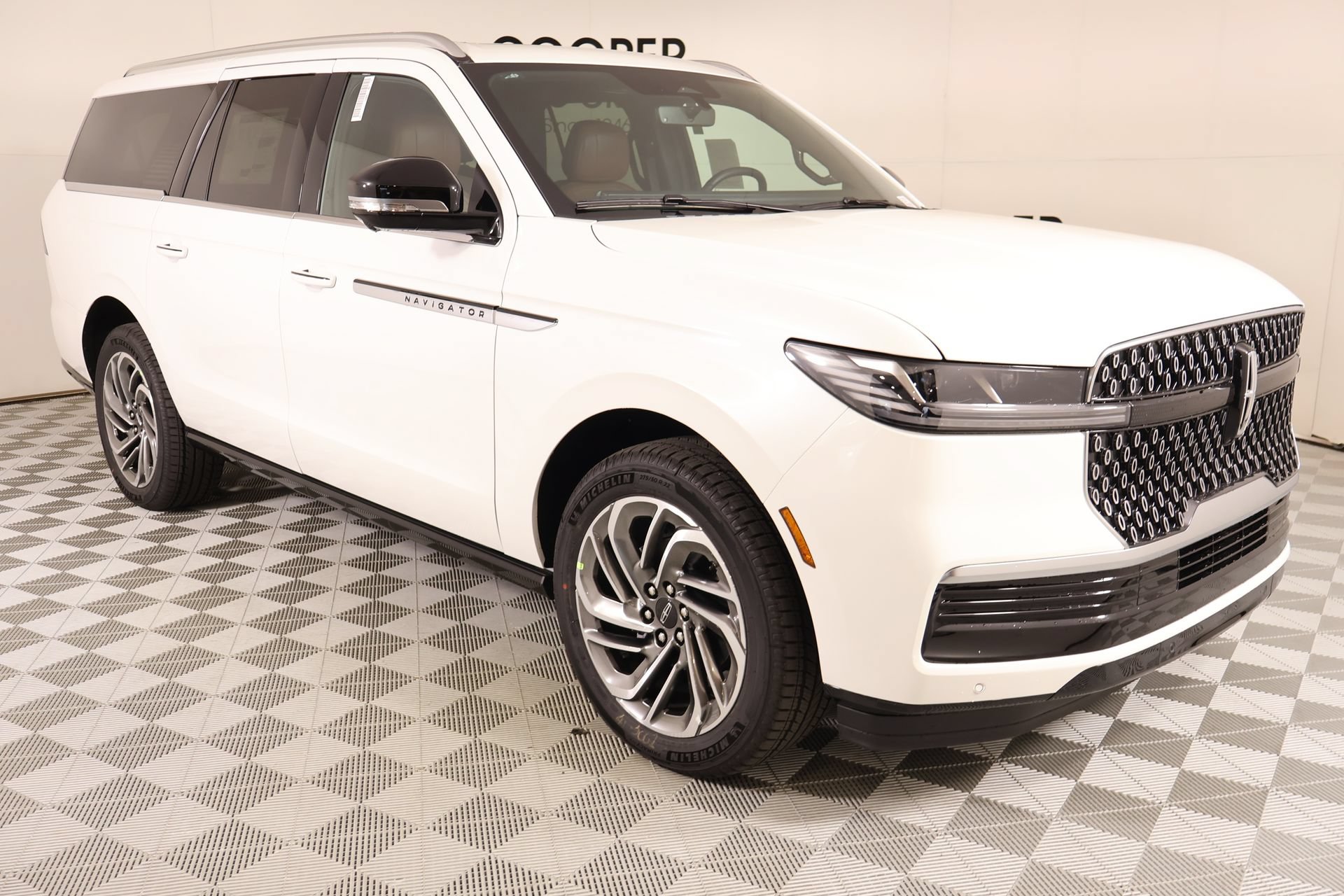 New 2027 Lincoln Navigator L Reserve AWD/4WD image 1