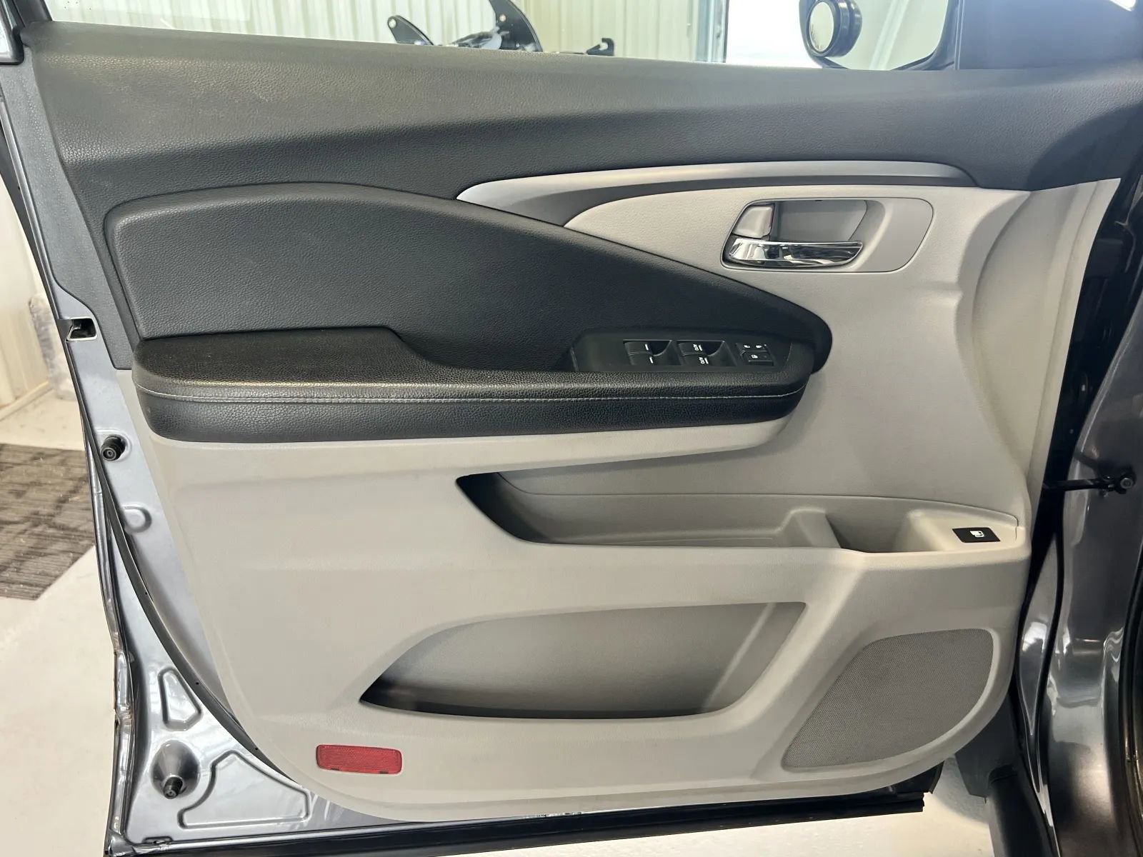 Used 2018 Honda Ridgeline RT image 8