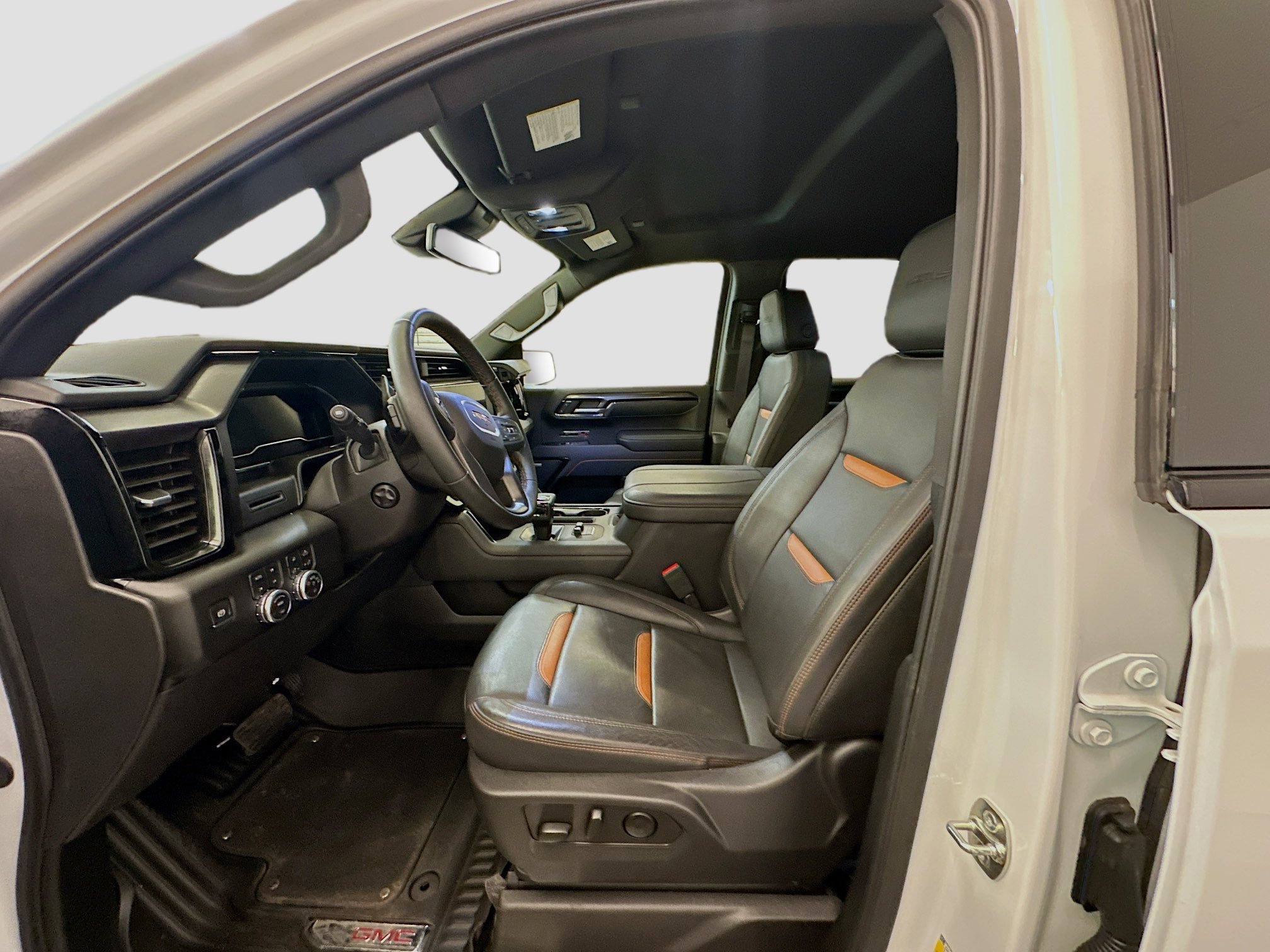 Used 2025 GMC Sierra 1500 AT4 image 13