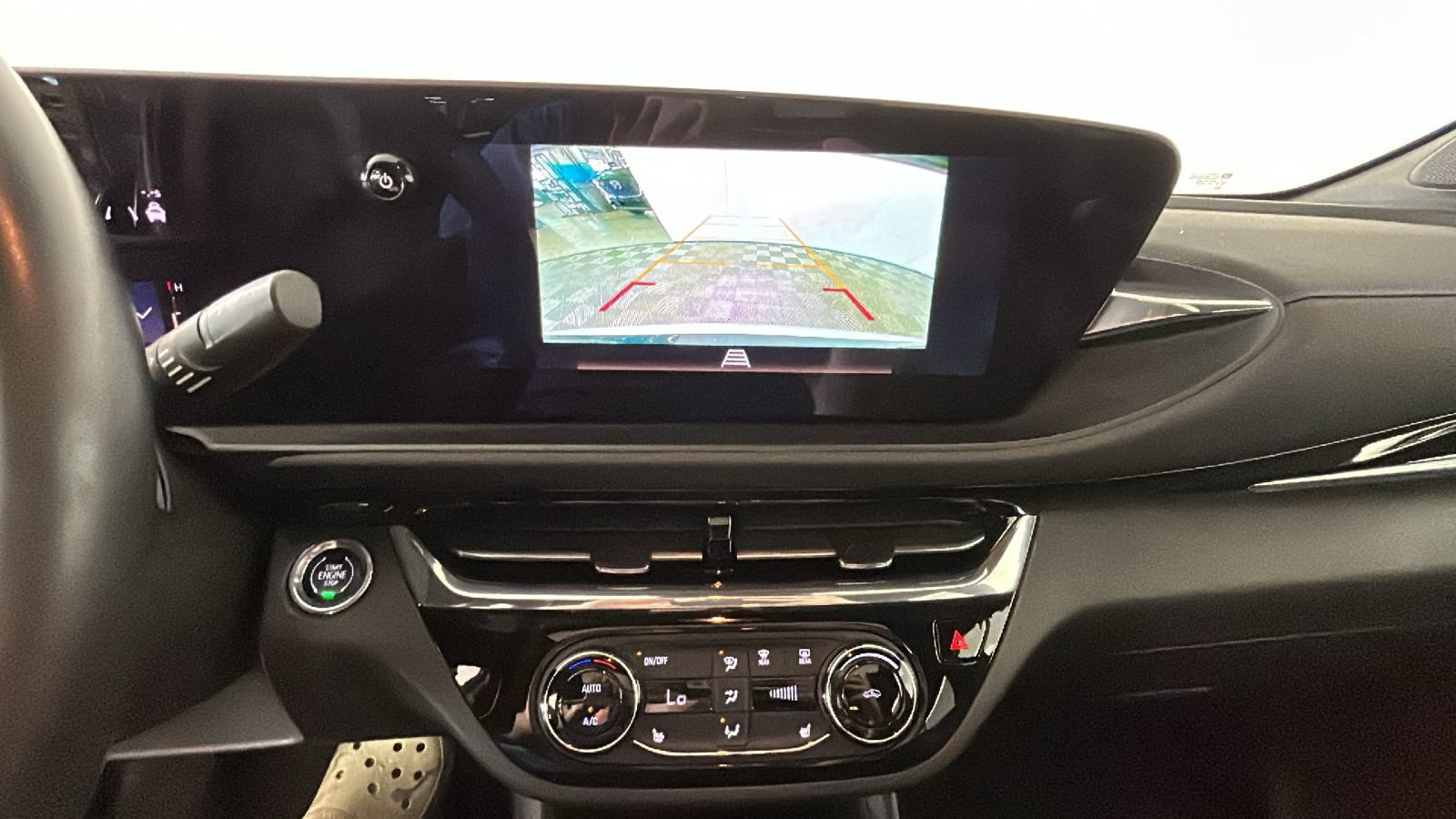 Used 2025 Buick Envista Sport Touring w/ Experience Buick Package FWD image 28