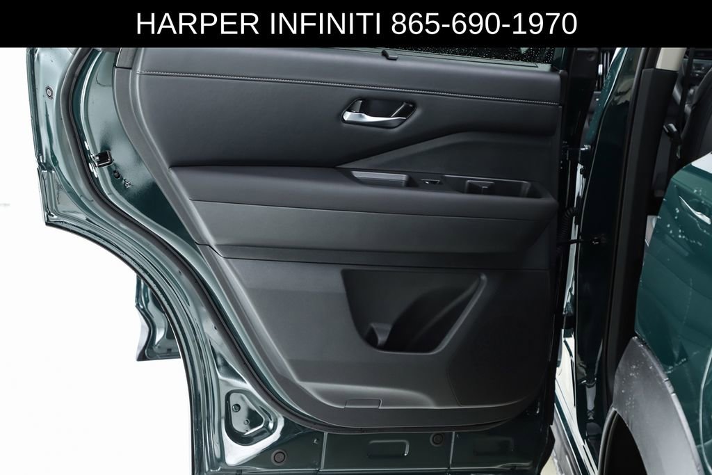 Used 2025 Nissan Pathfinder SL image 18
