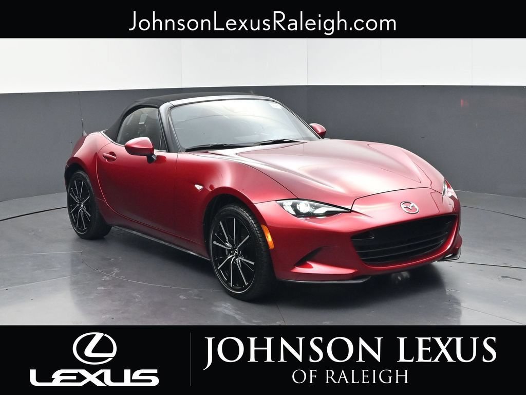Used 2024 MAZDA MX-5 Miata Grand Touring RWD image 3