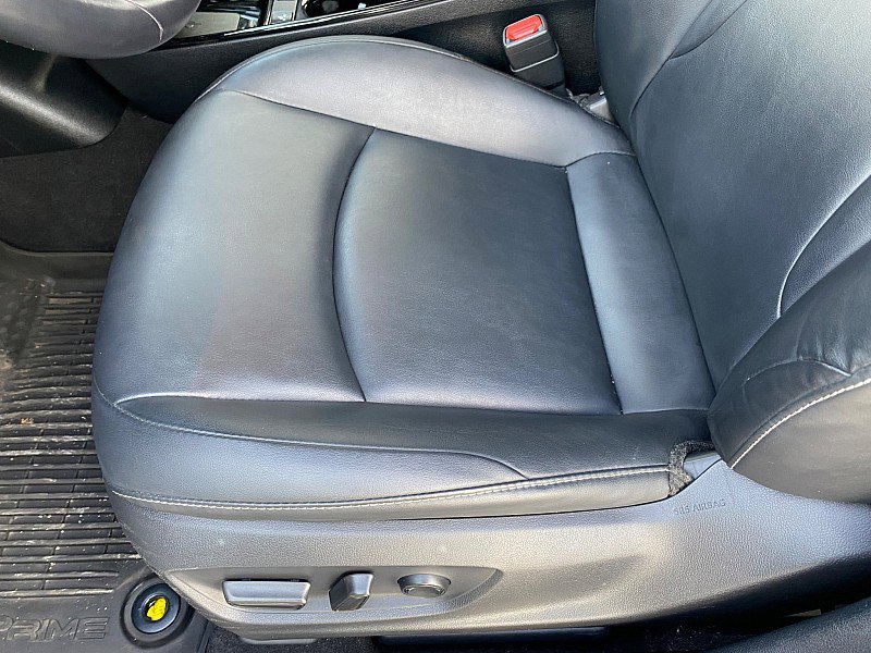 Used 2022 Toyota Prius Prime Limited image 23