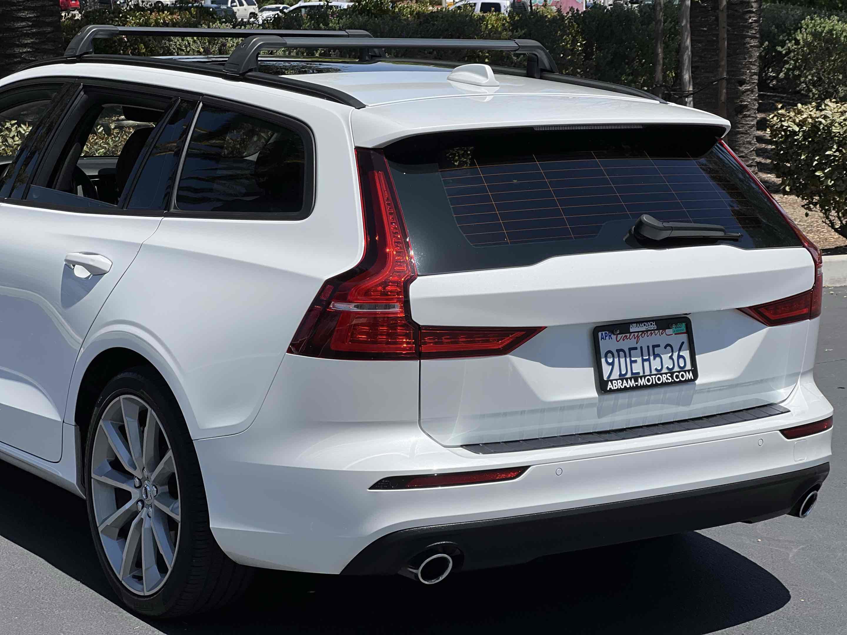 Used 2020 Volvo V60 T5 Momentum w/ Protection Package FWD image 44