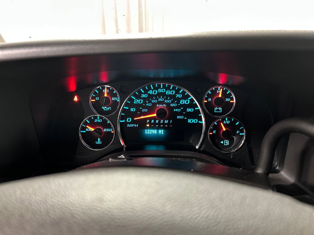 Used 2024 GMC Savana 2500 w/ Driver Convenience Package image 15