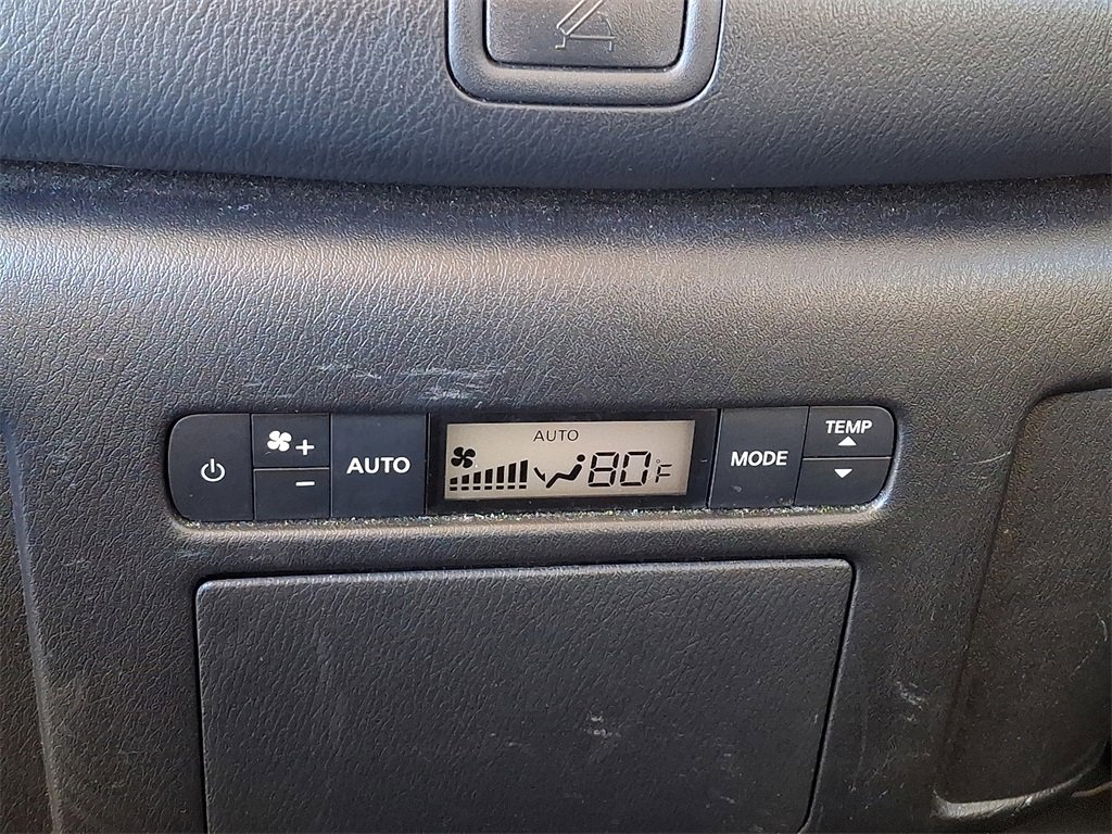 Used 2024 Nissan Armada SL w/ Captain's Chairs Package image 12