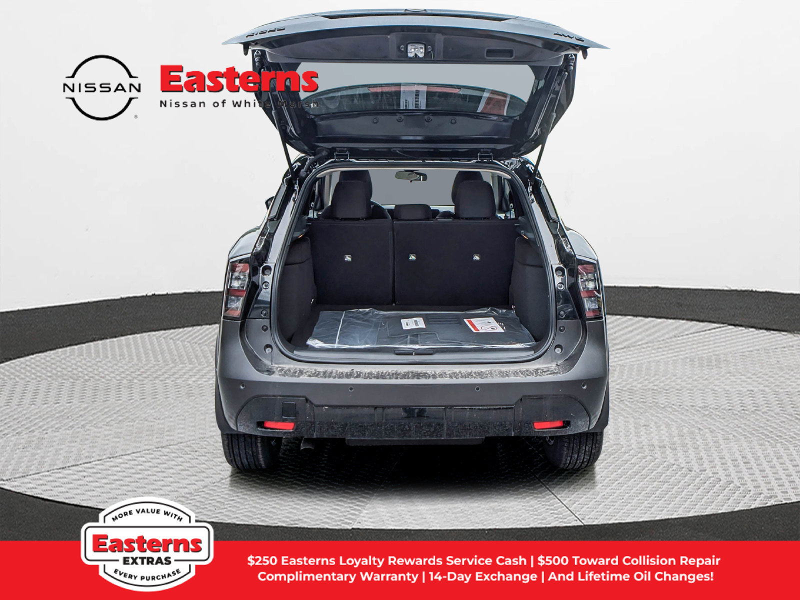 Used 2025 Nissan Kicks SV AWD/4WD image 16