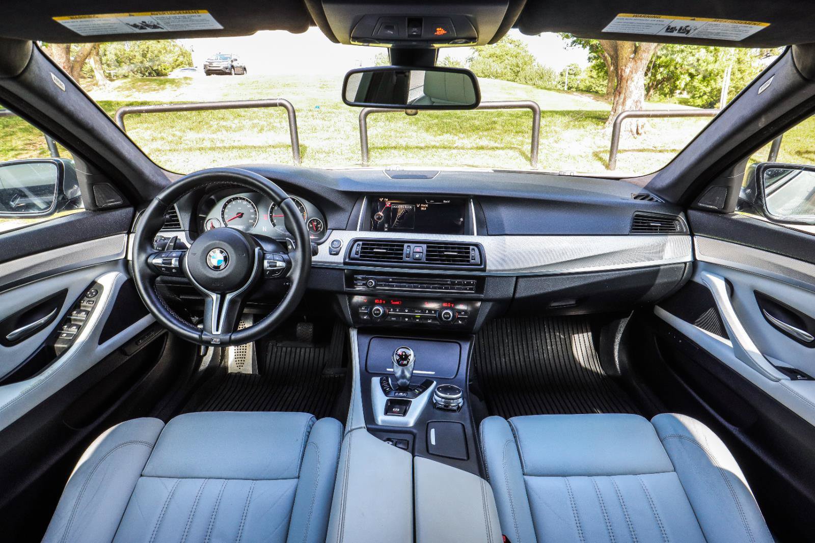 Used 2015 BMW M5 RWD image 2