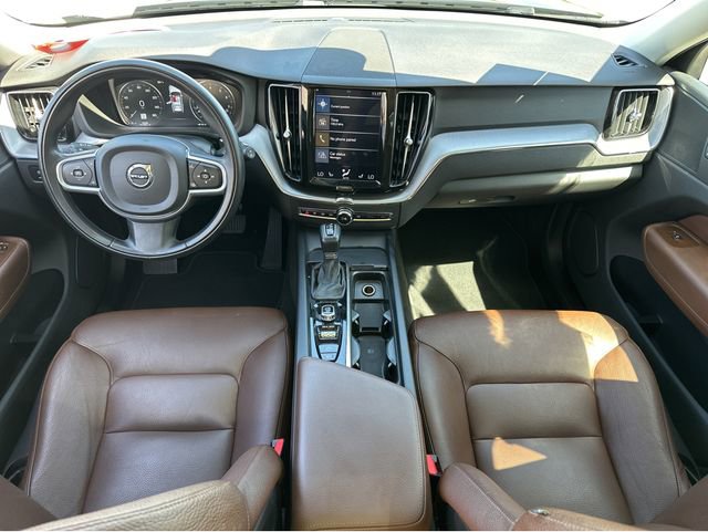 Used 2020 Volvo XC60 T5 Momentum w/ Protection Package Premier FWD image 27