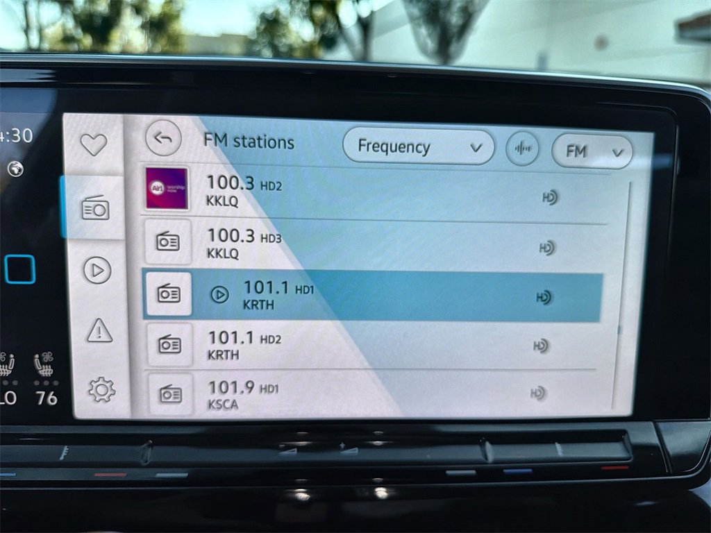 Used 2024 Volkswagen Atlas SE w/ Black Wheel Package image 12