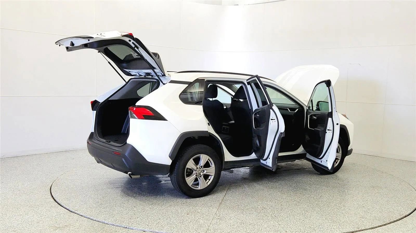 Used 2023 Toyota RAV4 XLE AWD/4WD image 12