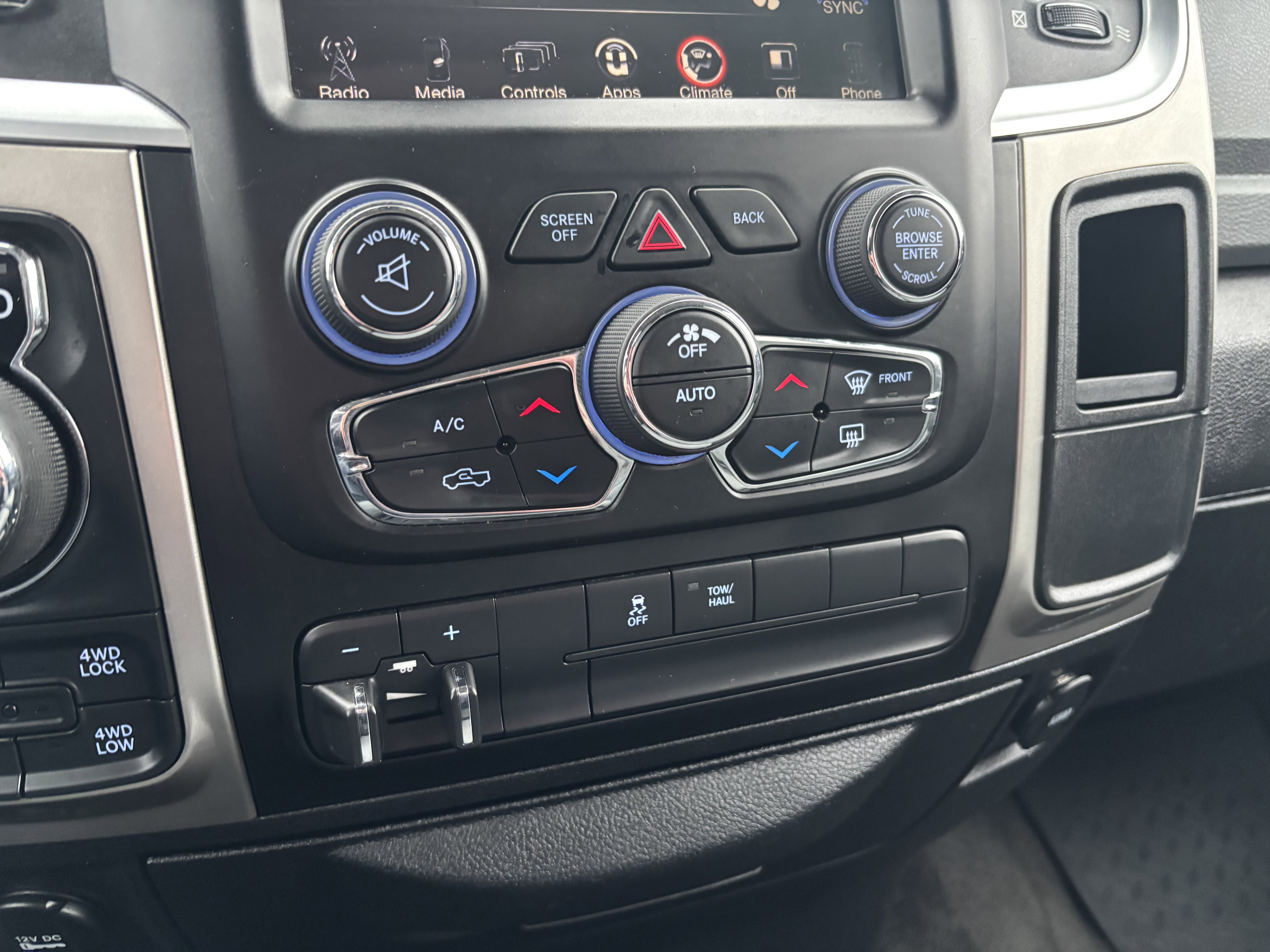 Used 2017 RAM 1500 Outdoorsman image 31