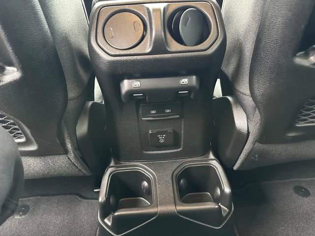 Used 2025 Jeep Wrangler Unlimited Rubicon image 24