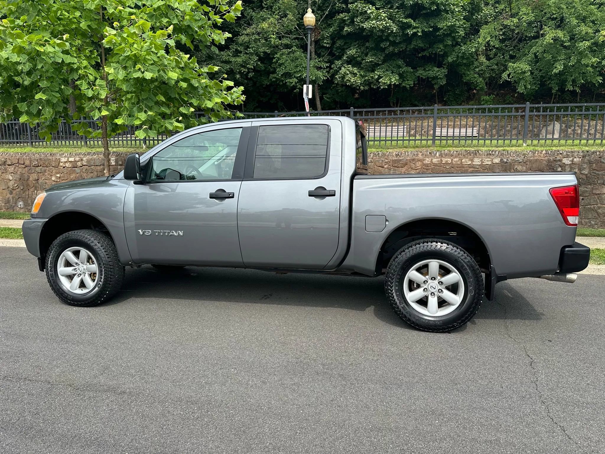 Used 2015 Nissan Titan PRO-4X image 6