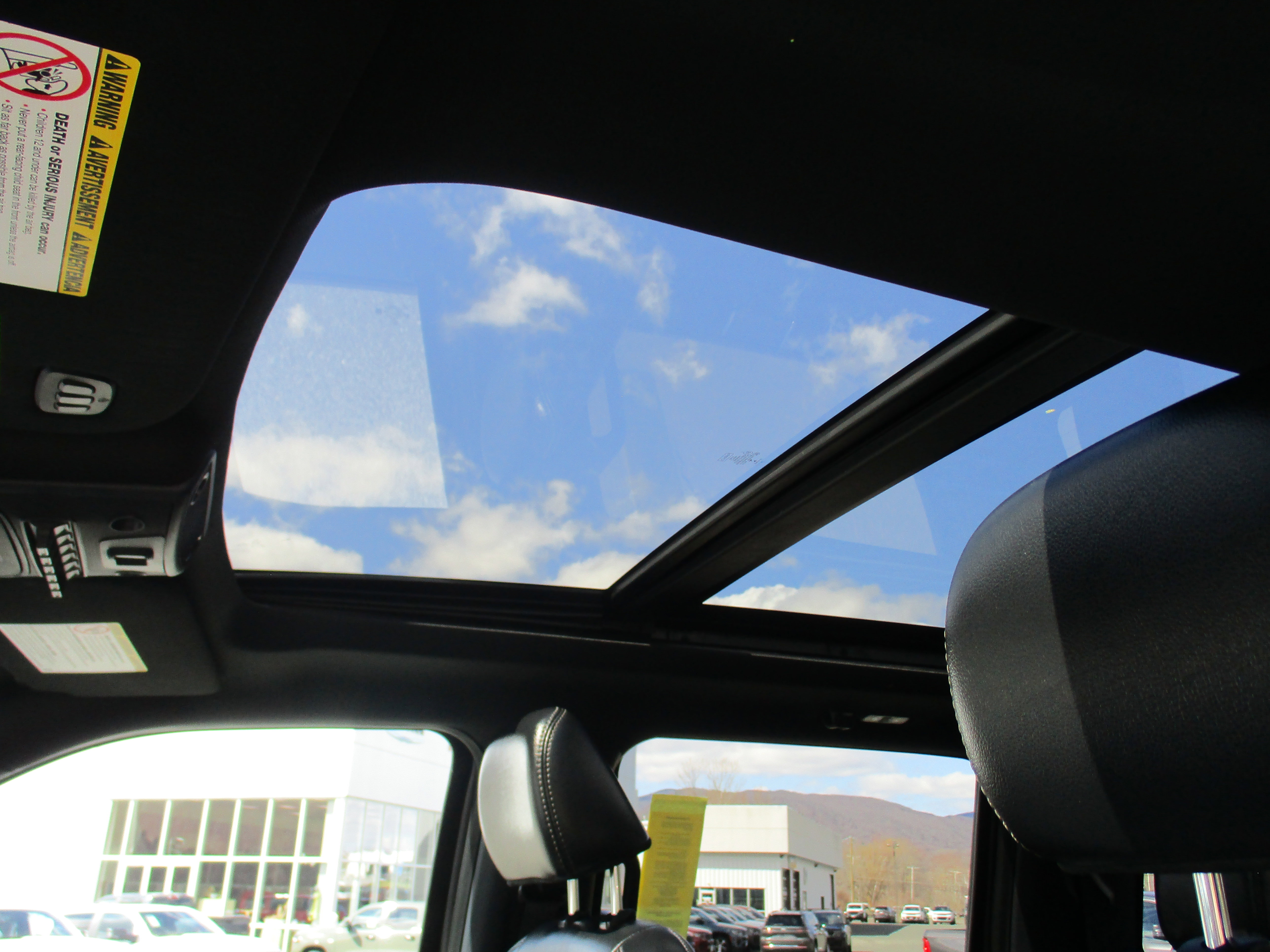 Used 2022 Ford F350 Lariat w/ Black Appearance Package image 16