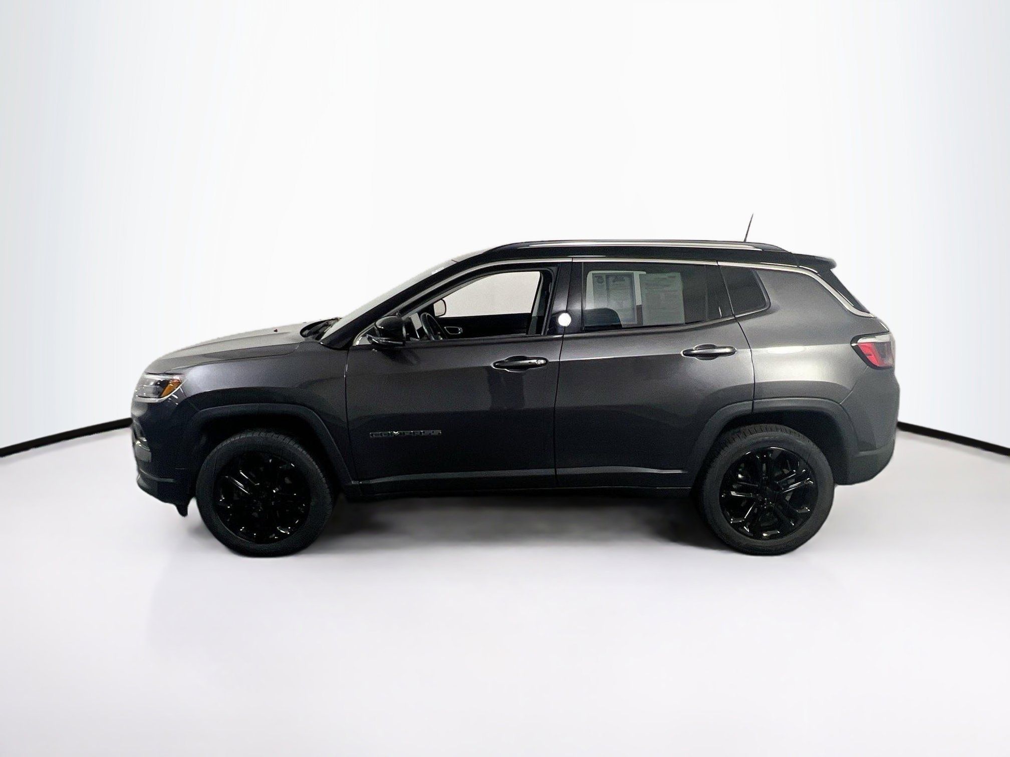 Used 2022 Jeep Compass Limited image 8