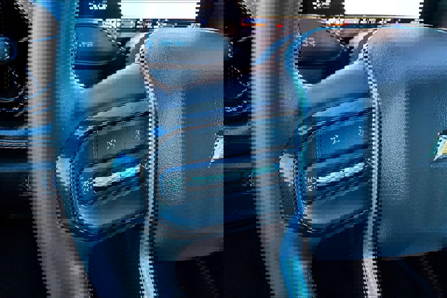 Used 2024 Chevrolet Colorado LT w/ LT Convenience Package III image 21