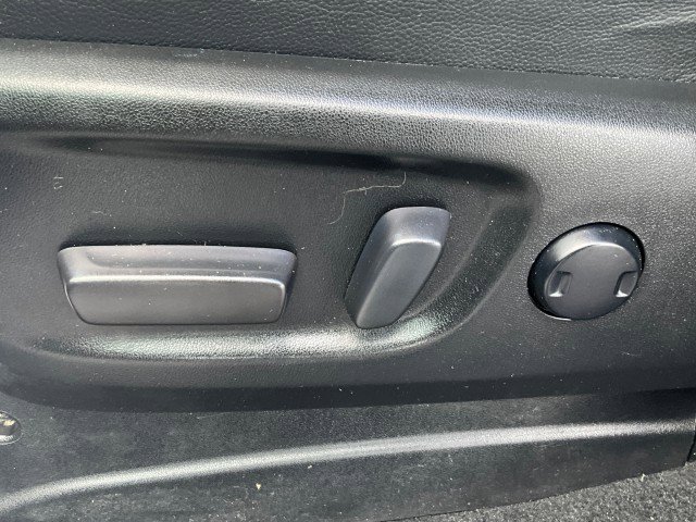 Used 2020 Toyota Sienna SE image 29