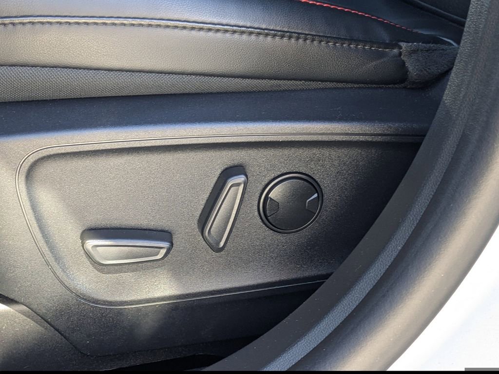 Used 2025 Ford Escape ST-Line image 19