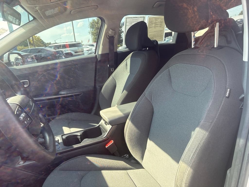 Used 2025 Kia K4 FWD image 25