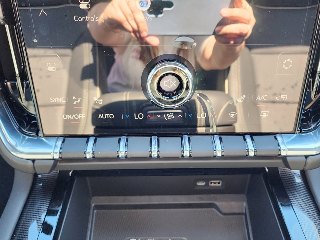 New 2026 GMC Yukon Elevation image 31