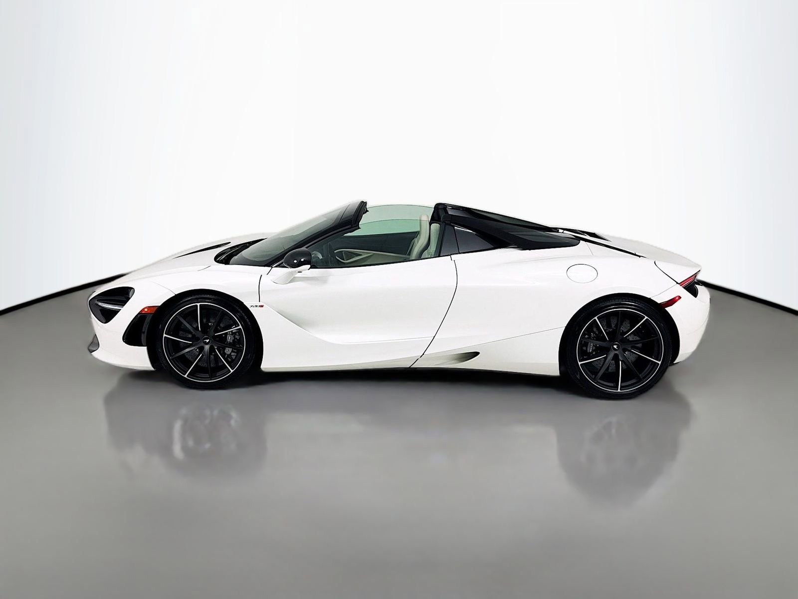 Used 2020 McLaren 720S Spider image 4