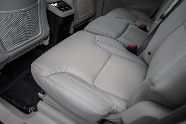Used 2026 Volvo XC90 B6 Ultra w/ Protection Package AWD/4WD image 29
