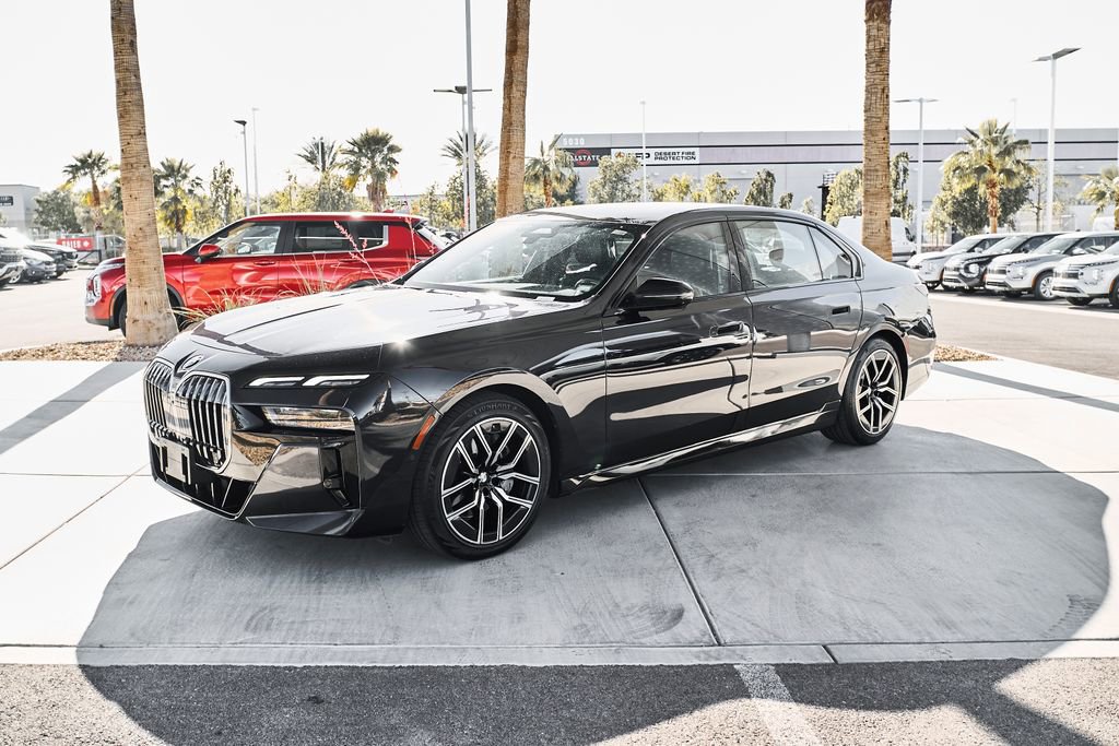 Used 2024 BMW 740i w/ Premium Package RWD image 4