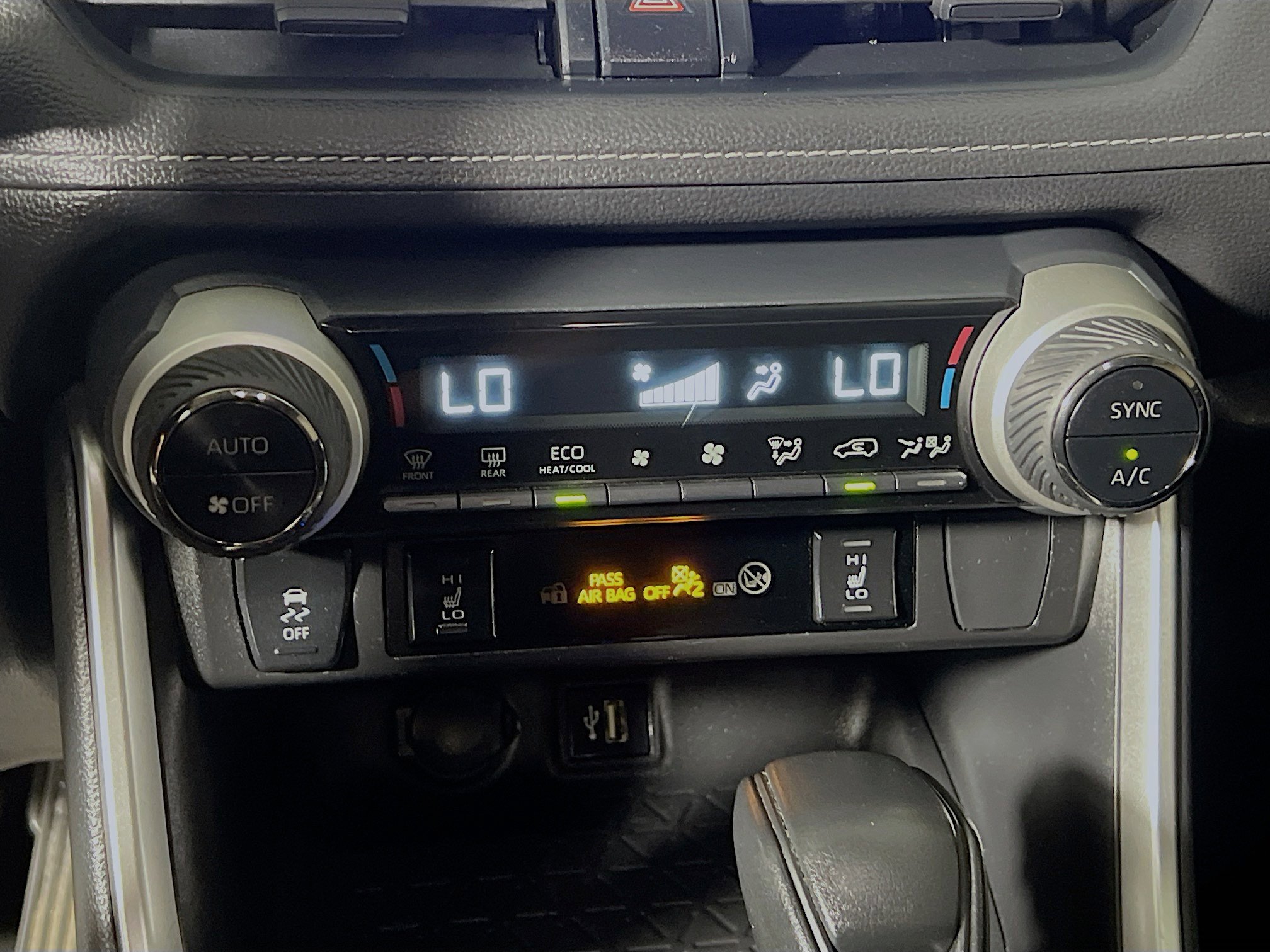 Used 2023 Toyota RAV4 XLE w/ Convenience Package image 26