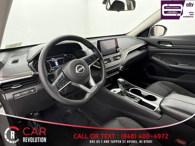 Used 2024 Nissan Altima 2.5 SV image 15