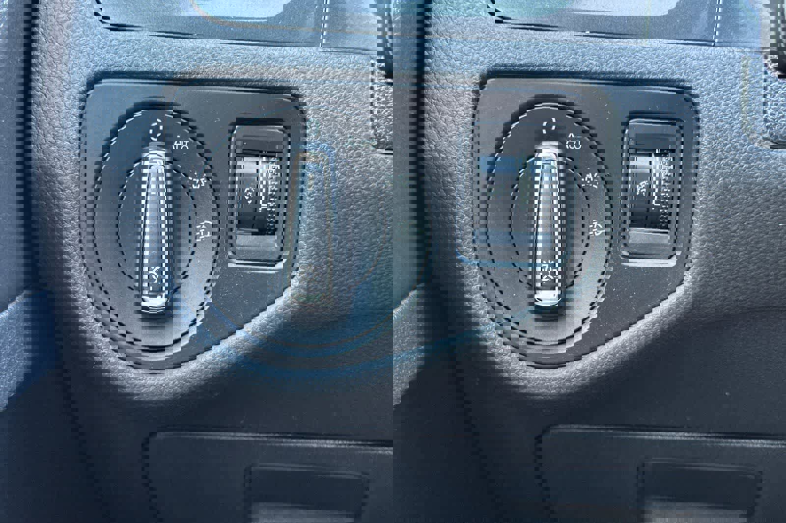 Used 2019 Volkswagen Golf S image 32