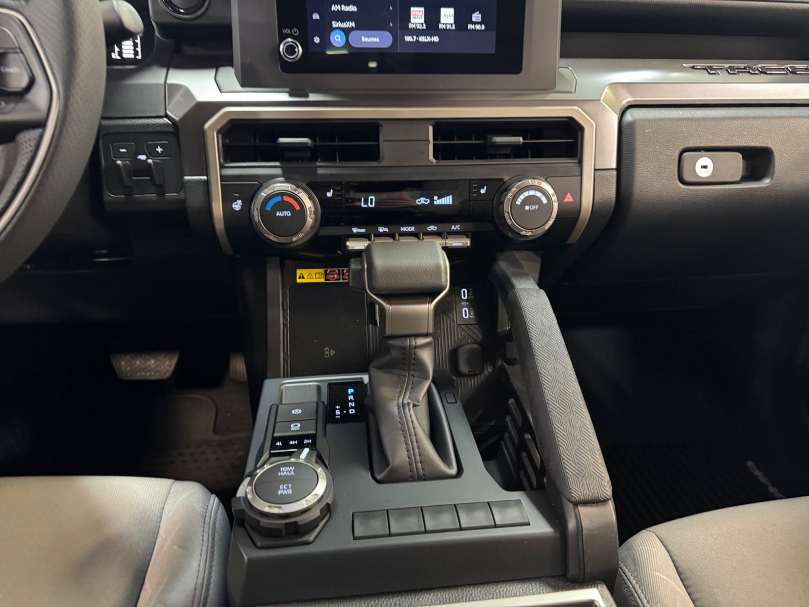 Certified 2025 Toyota Tacoma SR5 AWD/4WD image 20