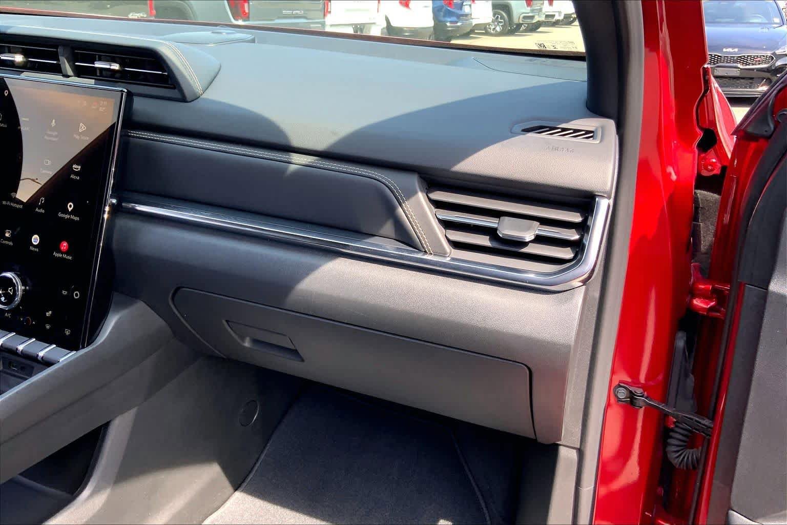 Used 2025 GMC Terrain Elevation FWD image 17