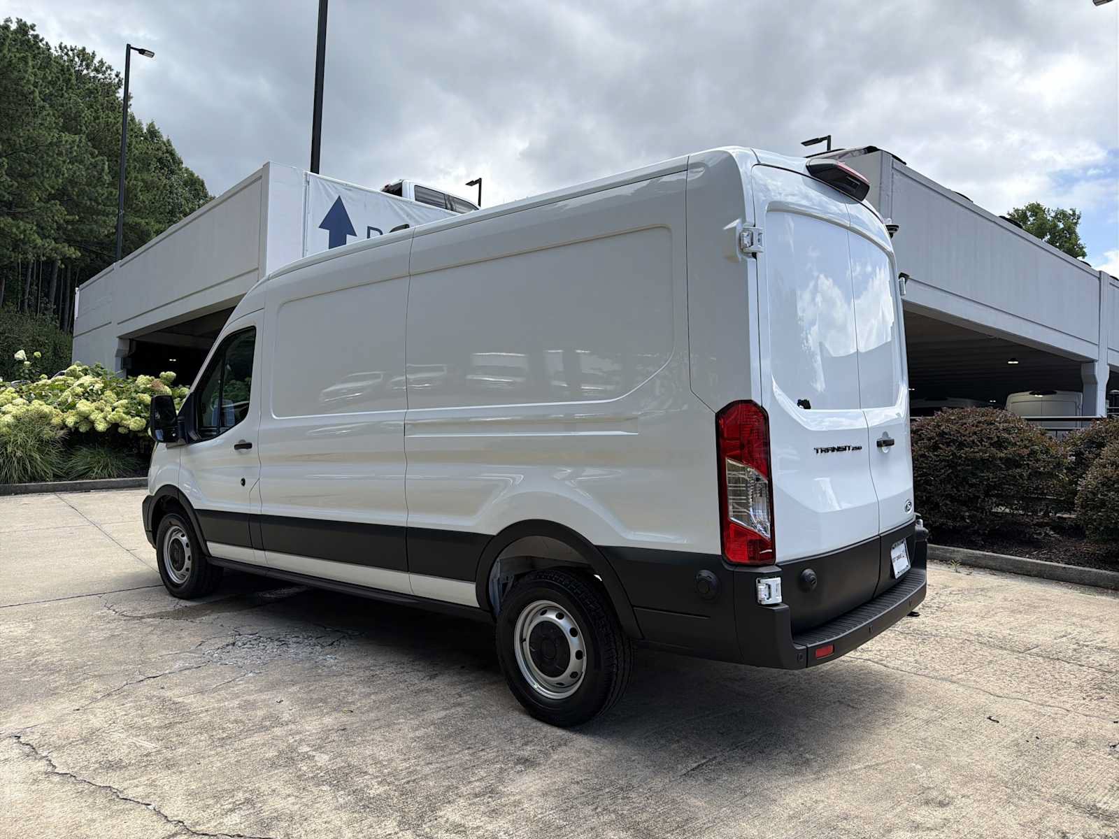 New 2026 Ford Transit 250 148 Medium Roof w/ Load Area Protection Package RWD image 5