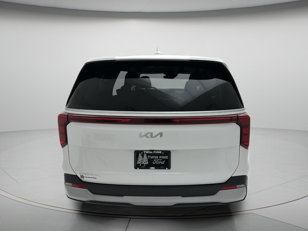 Used 2025 Kia Carnival FWD image 6
