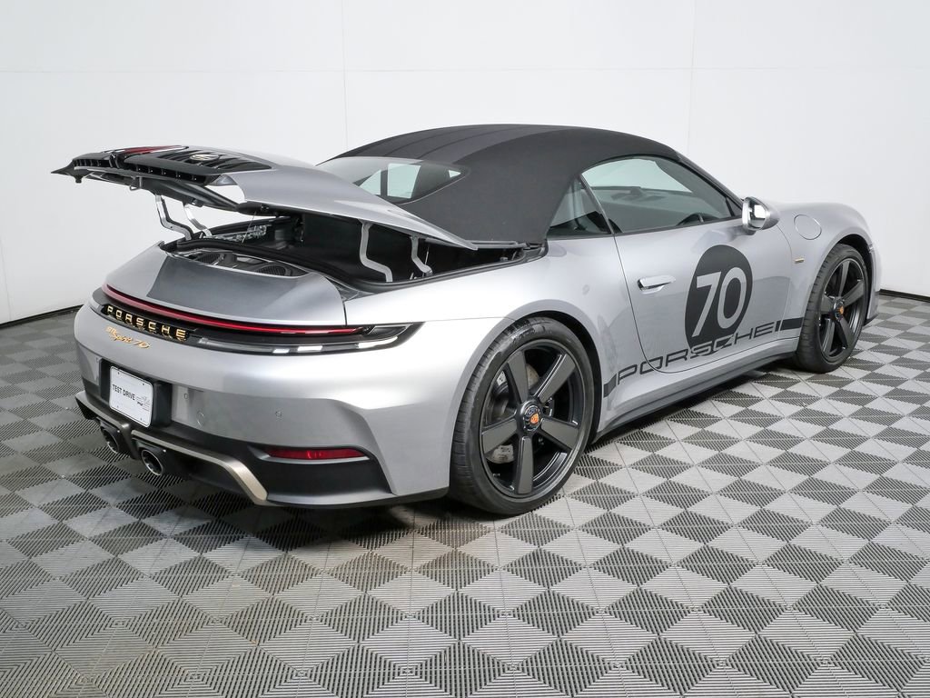 Certified 2026 Porsche 911 Carrera GTS RWD image 35