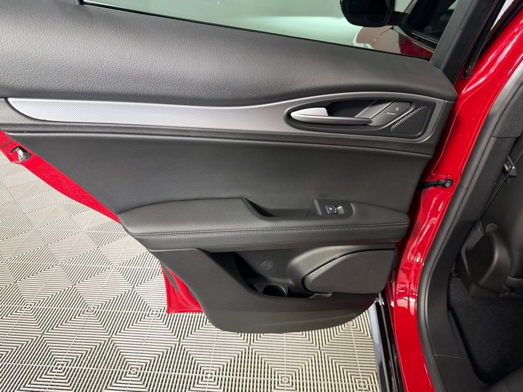 Used 2025 Alfa Romeo Stelvio Sprint w/ Veloce Package image 30
