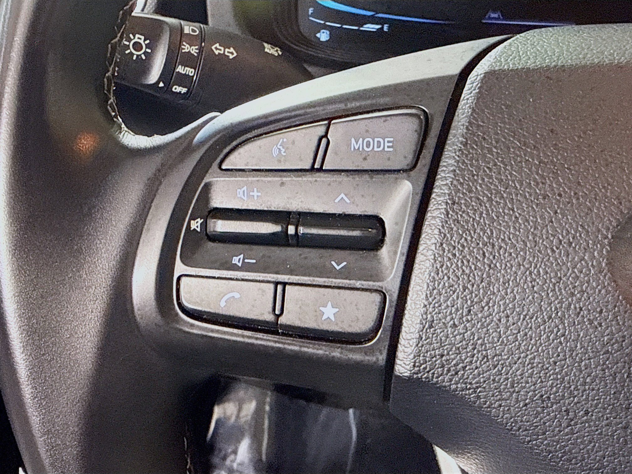 Used 2024 Hyundai Venue SEL FWD image 14