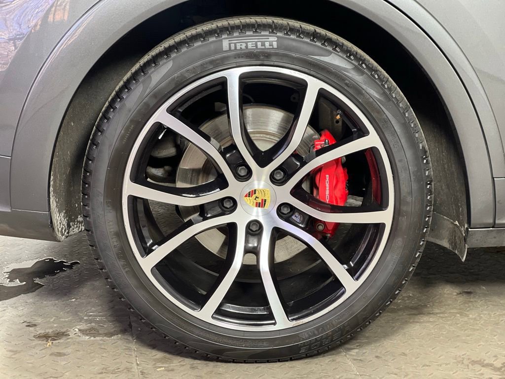 Certified 2023 Porsche Cayenne GTS image 14