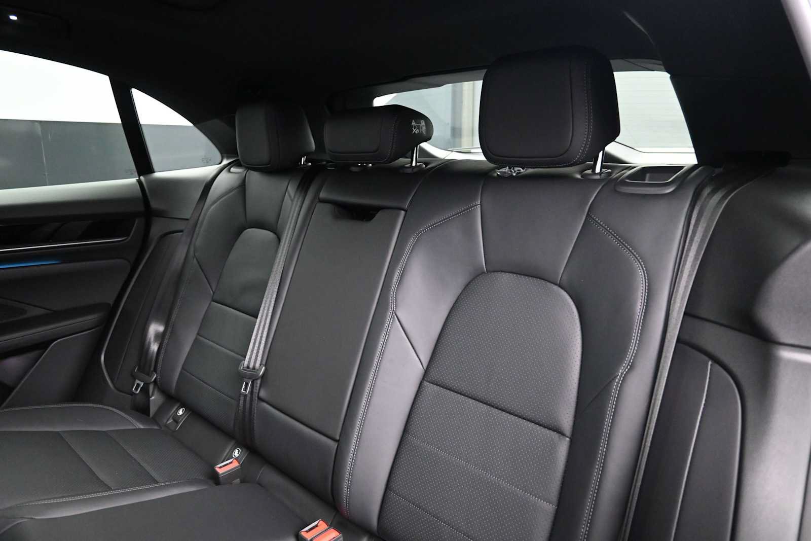 New 2026 Porsche Macan 4 Electric AWD/4WD image 17