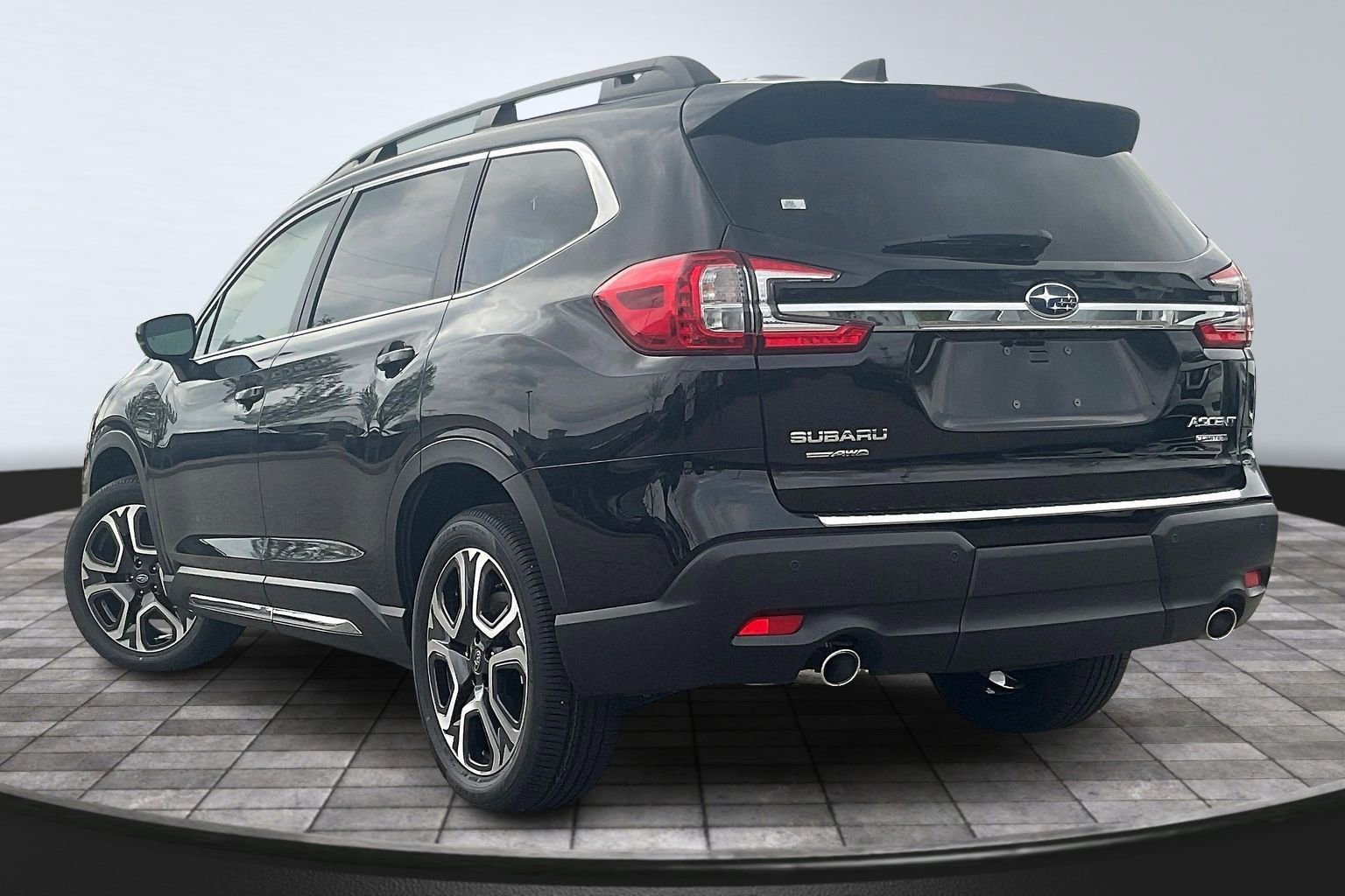 New 2026 Subaru Ascent Limited image 3