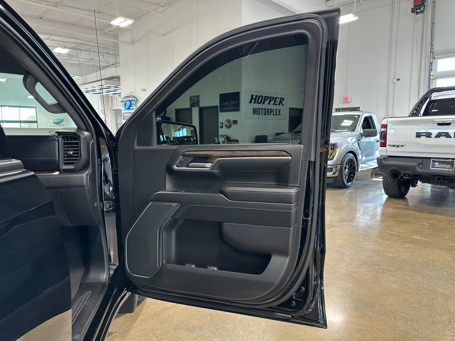 Used 2024 GMC Sierra 1500 Elevation image 35